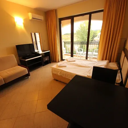 Menada Nestinarka Apartamento Tsarevo