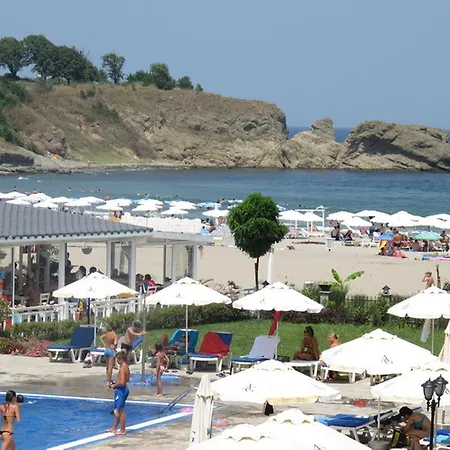 Menada Nestinarka * Царево